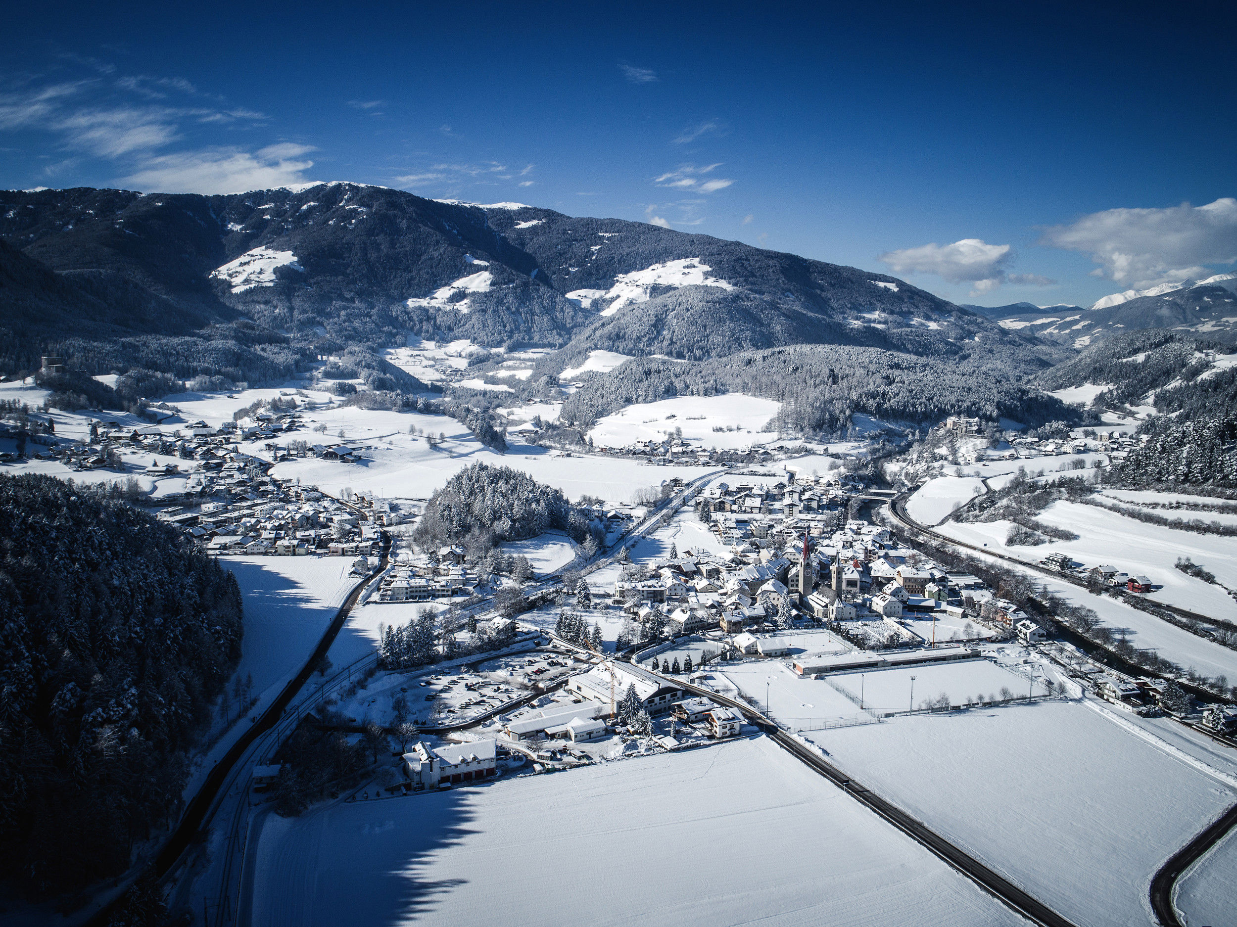 View of St. Lorenzen from above in winter