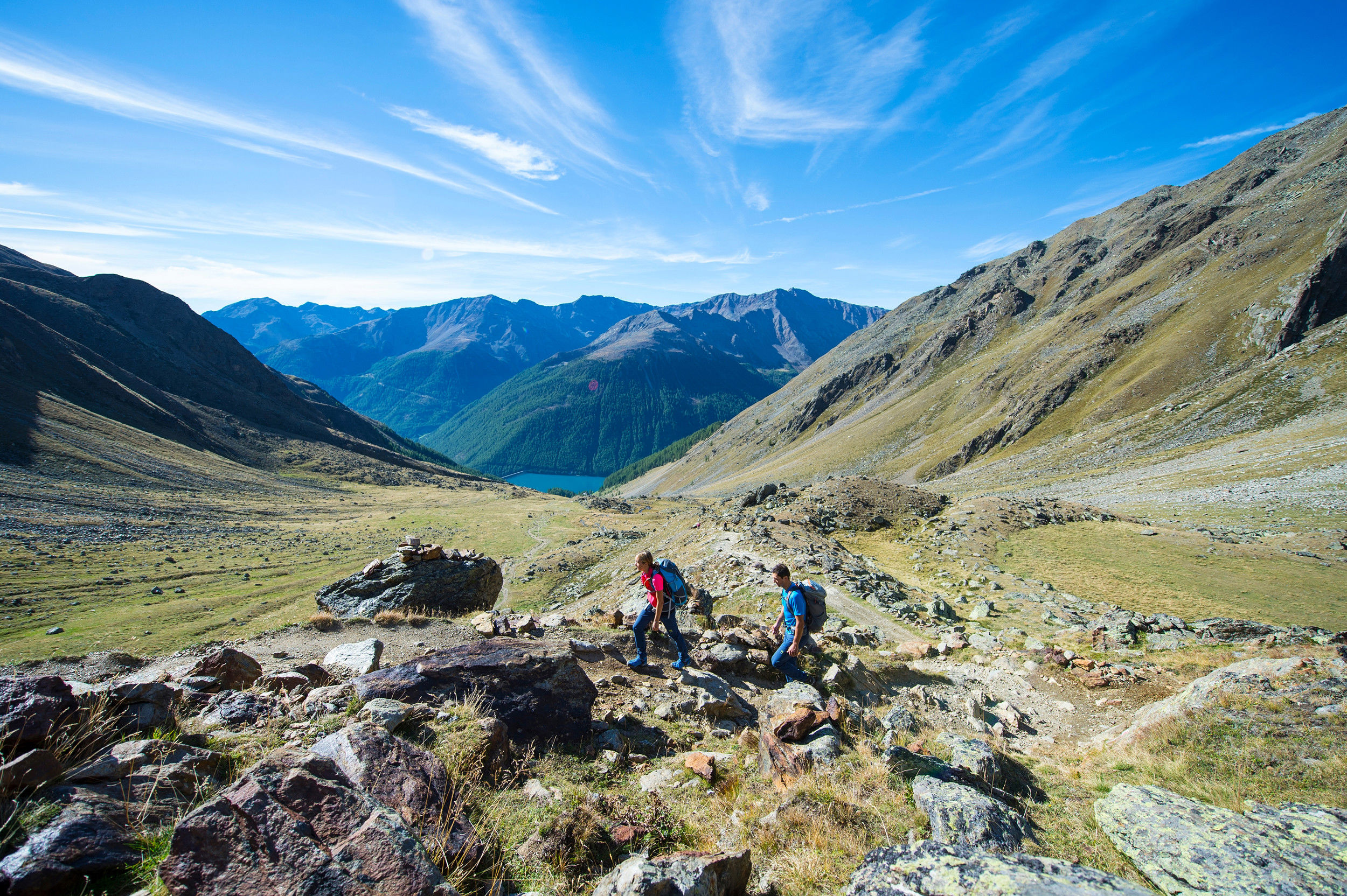 Two hikers on the Similaum in Schnalstal Valley.